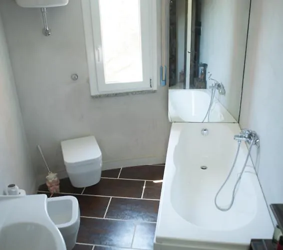 Whole Seaviews Private Access At 200m U1977